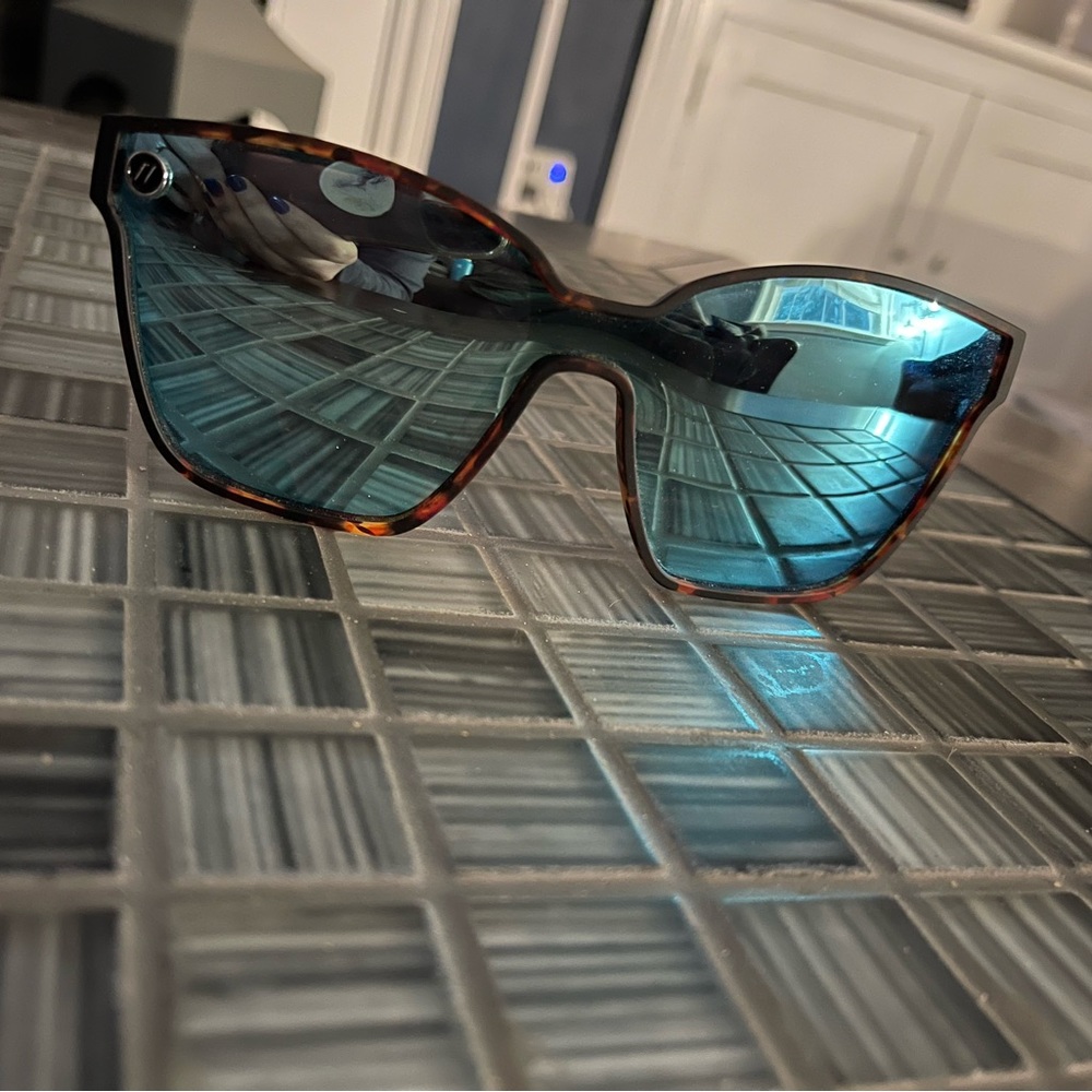 DIFF sunglasses with mirrored lenses